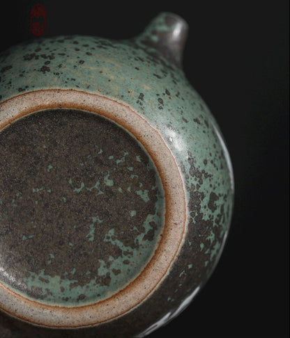 Artisan-Crafted Teapot: Red-Crowned Crane Design