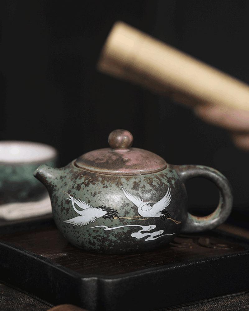 Artisan-Crafted Teapot: Red-Crowned Crane Design