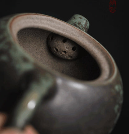 Artisan-Crafted Teapot: Red-Crowned Crane Design